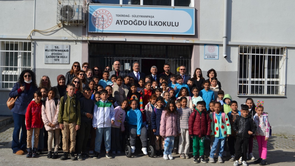 İlçe Kaymakamı Sn. Mustafa GÜLER ve İlçe Milli Eğitim Müdürü Sn. Ebubekir ATİLLA okulumuzda bayrak törenine katıldılar.